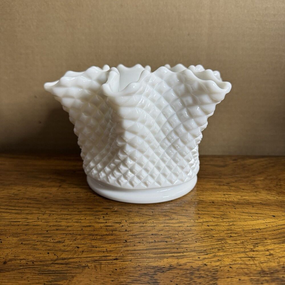 Westmoreland Milk Glass 1910-1919 English Hobnail‎ Diamond Pinched Vase Vintage